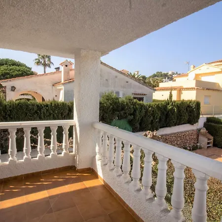 Con Jardin Privado - Cala Blanca Villa