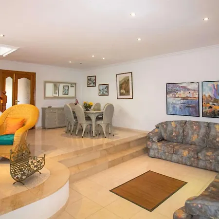 Con Jardin Privado - Cala Blanca