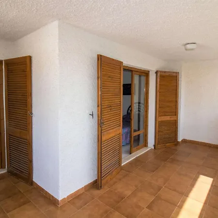Con Jardin Privado - Cala Blanca Villa